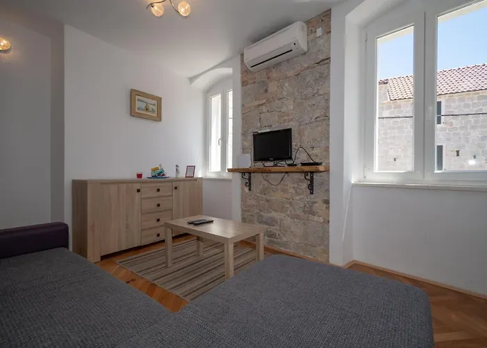 Apartament Kira