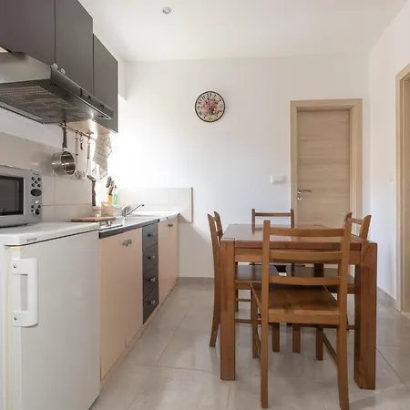 Kira, One Bedroom In Old Town