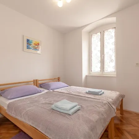 Kira, One Bedroom In Old Town *